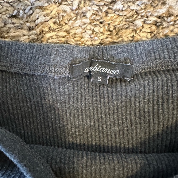 Off the shoulder top - Picture 2 of 3